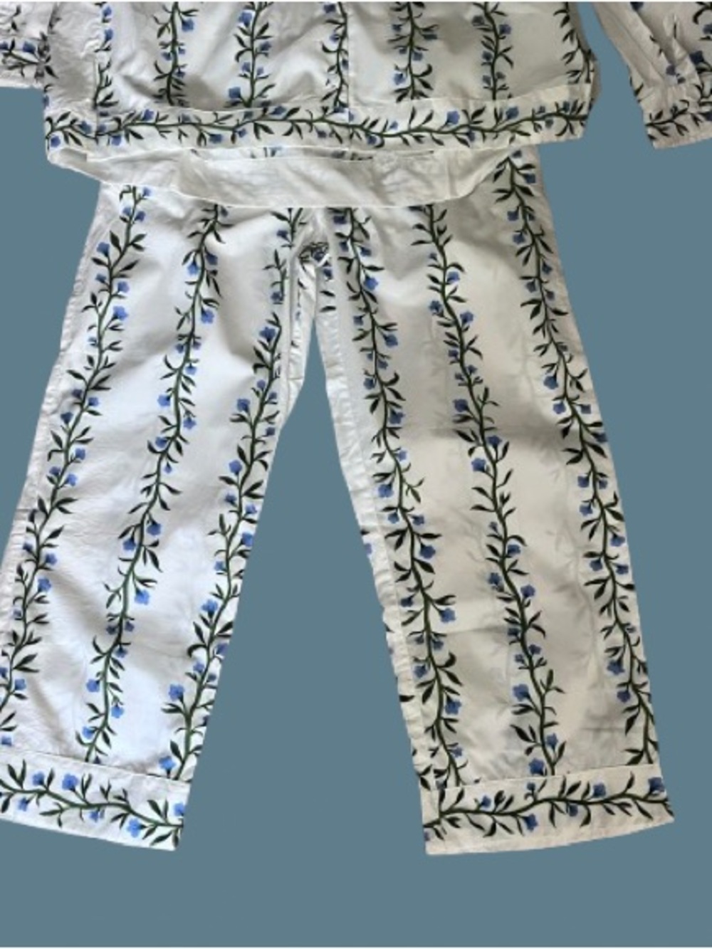 NWOT Emily Long Pajama Set Botanical Vine Size Large - Picture 8 of 11